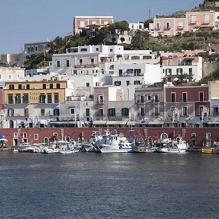 Ferienwohnung Raffaele Ponza Zimmer foto