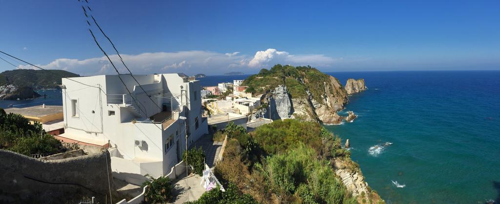 Ferienwohnung Raffaele Ponza Zimmer foto