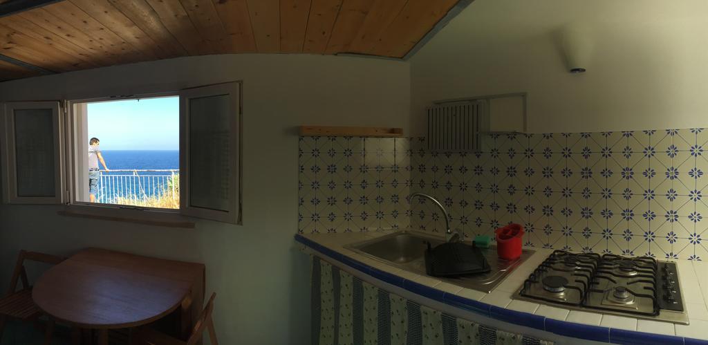 Ferienwohnung Raffaele Ponza Zimmer foto