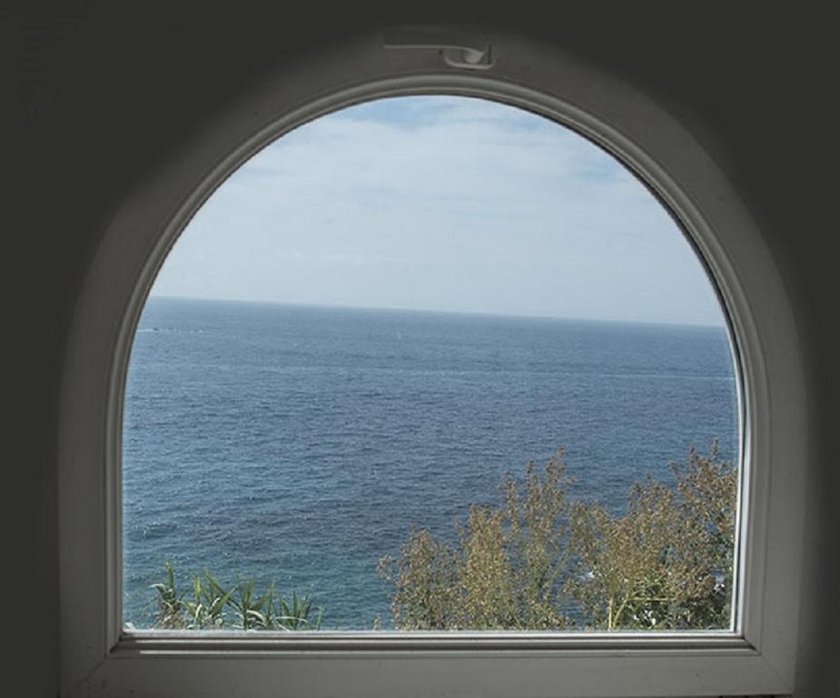Ferienwohnung Raffaele Ponza Zimmer foto